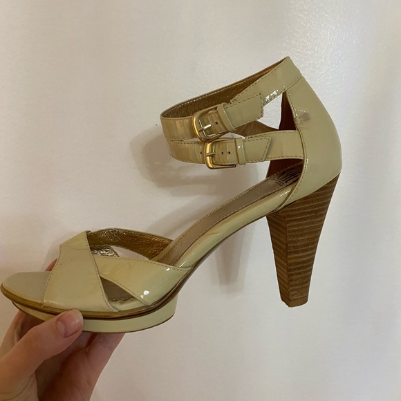 Cream block heels - Picture 5 of 7